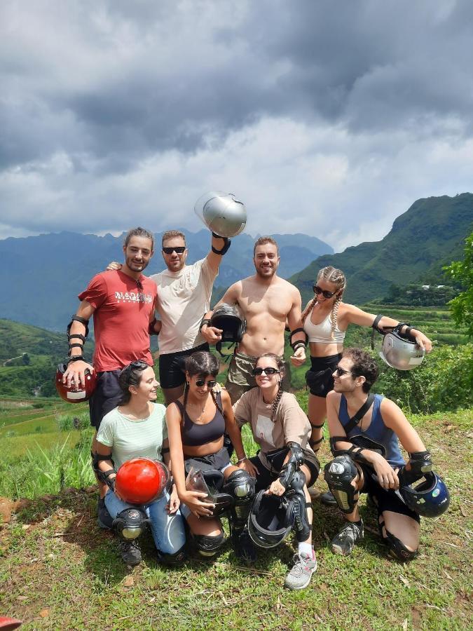 Hg Hostel Provide Tours & Motorbikes Ха Жианг Екстериор снимка